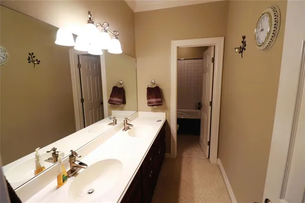 $655,500 | 505 Country Club Drive, Henrietta, TX 76365
