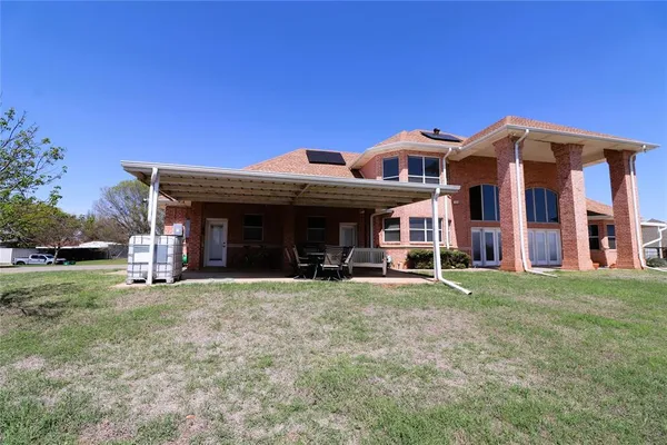 $655,500 | 505 Country Club Drive, Henrietta, TX 76365