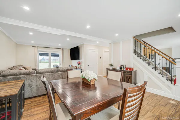 $649,000 | 9 Copper Lane, Levittown, NY 11756