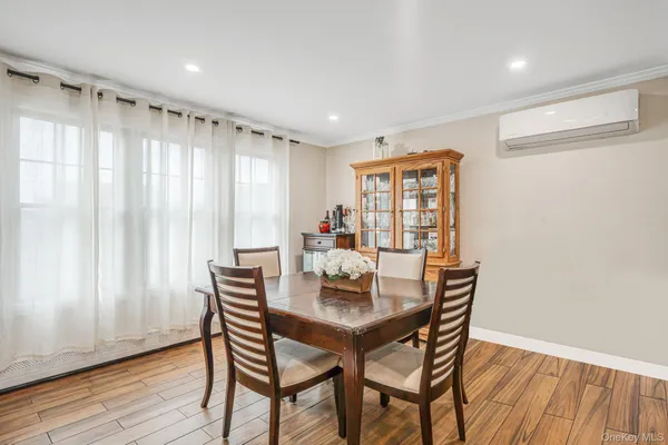 $649,000 | 9 Copper Lane, Levittown, NY 11756