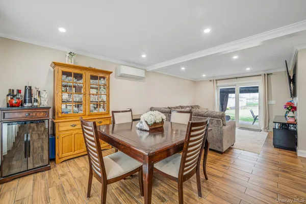 $649,000 | 9 Copper Lane, Levittown, NY 11756