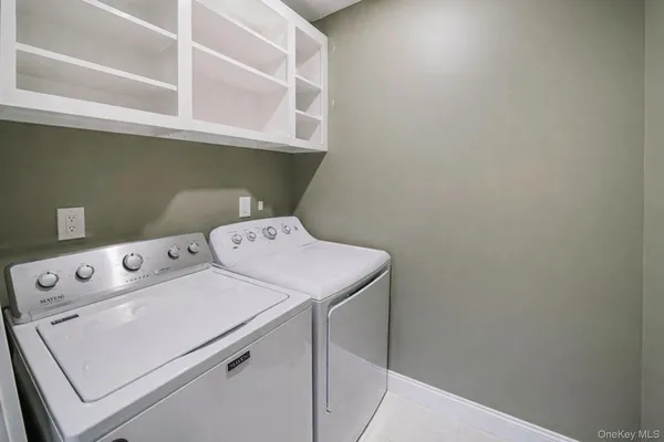 $649,000 | 9 Copper Lane, Levittown, NY 11756