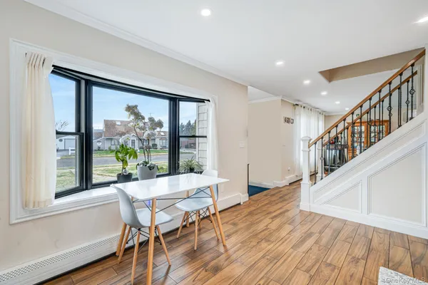 $649,000 | 9 Copper Lane, Levittown, NY 11756