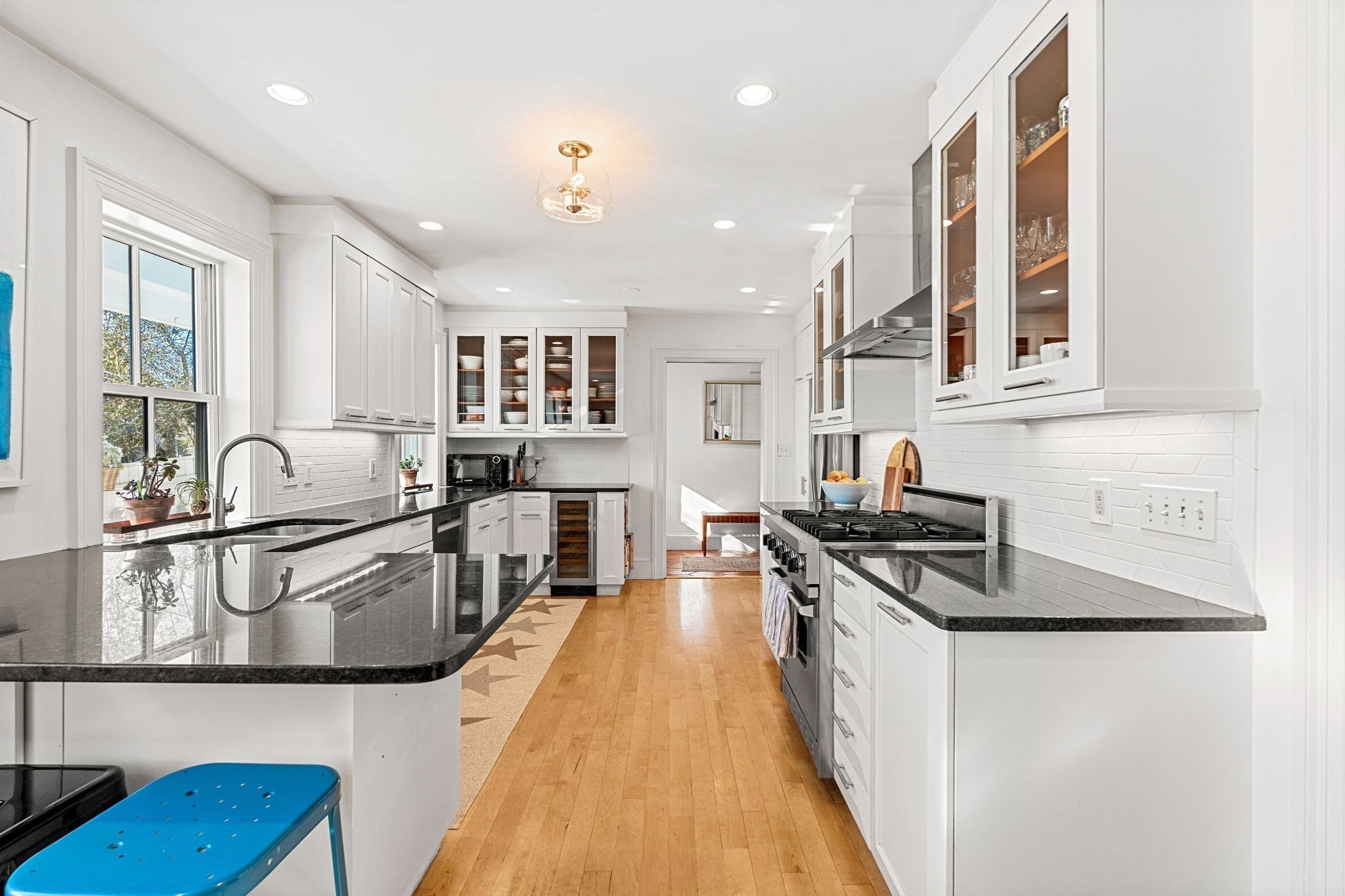 12 Bennett Street Manchester, MA 01944 - Photo 3 of 37 Gallery Image 3