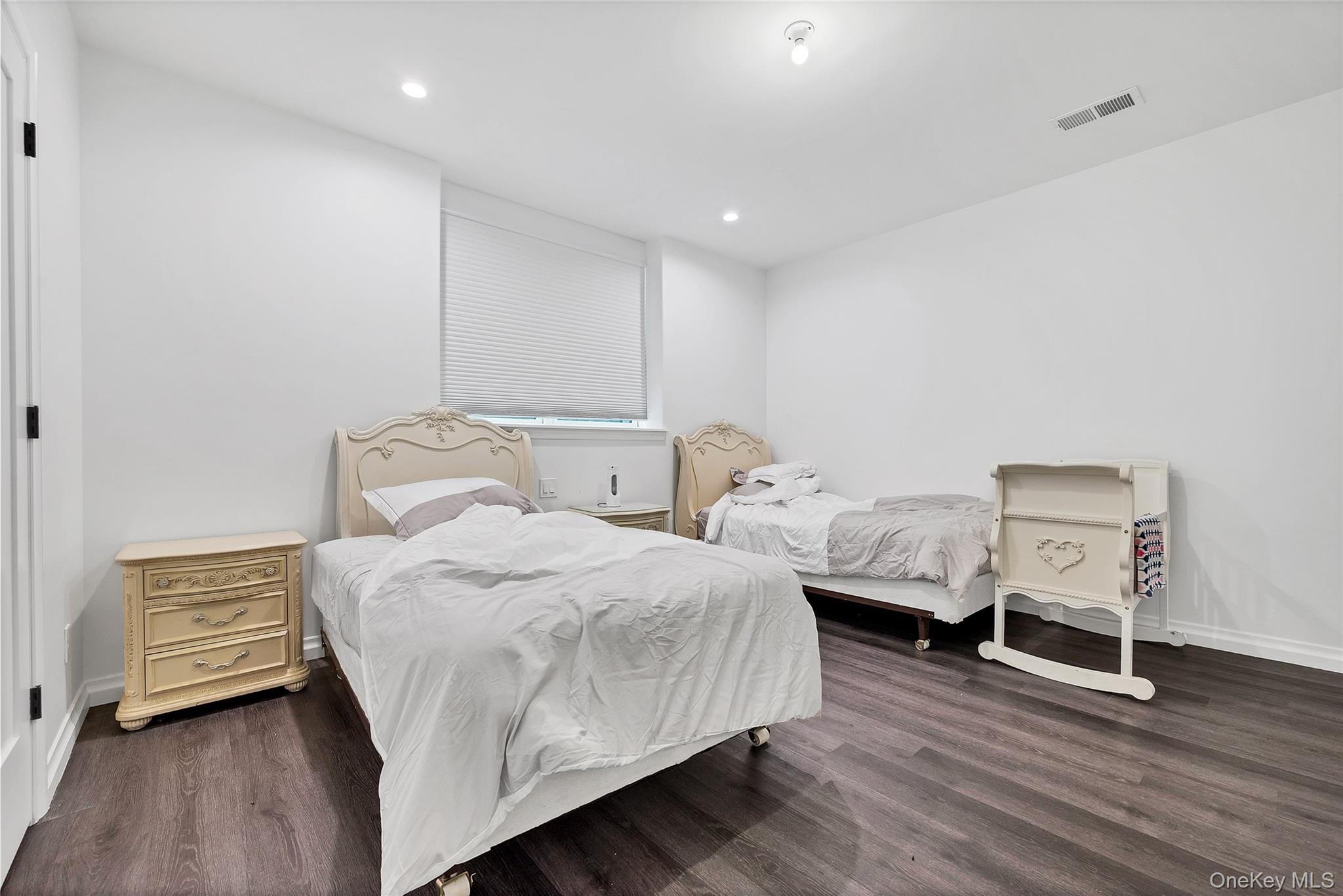 31 Walnut Ridge Lane Bloomingburg, NY 12721 - Photo 40 of 50 a bedroom with two beds and a chair