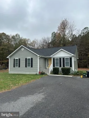 $1,950 | 435 Wakefield Drive, Colonial Beach, VA 22443