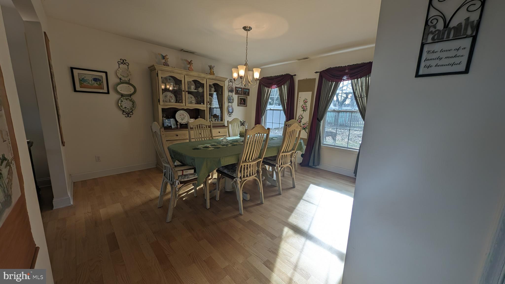 531 Manor Road Beverly, NJ 08010 - Photo 9 of 32 Gallery Image 9