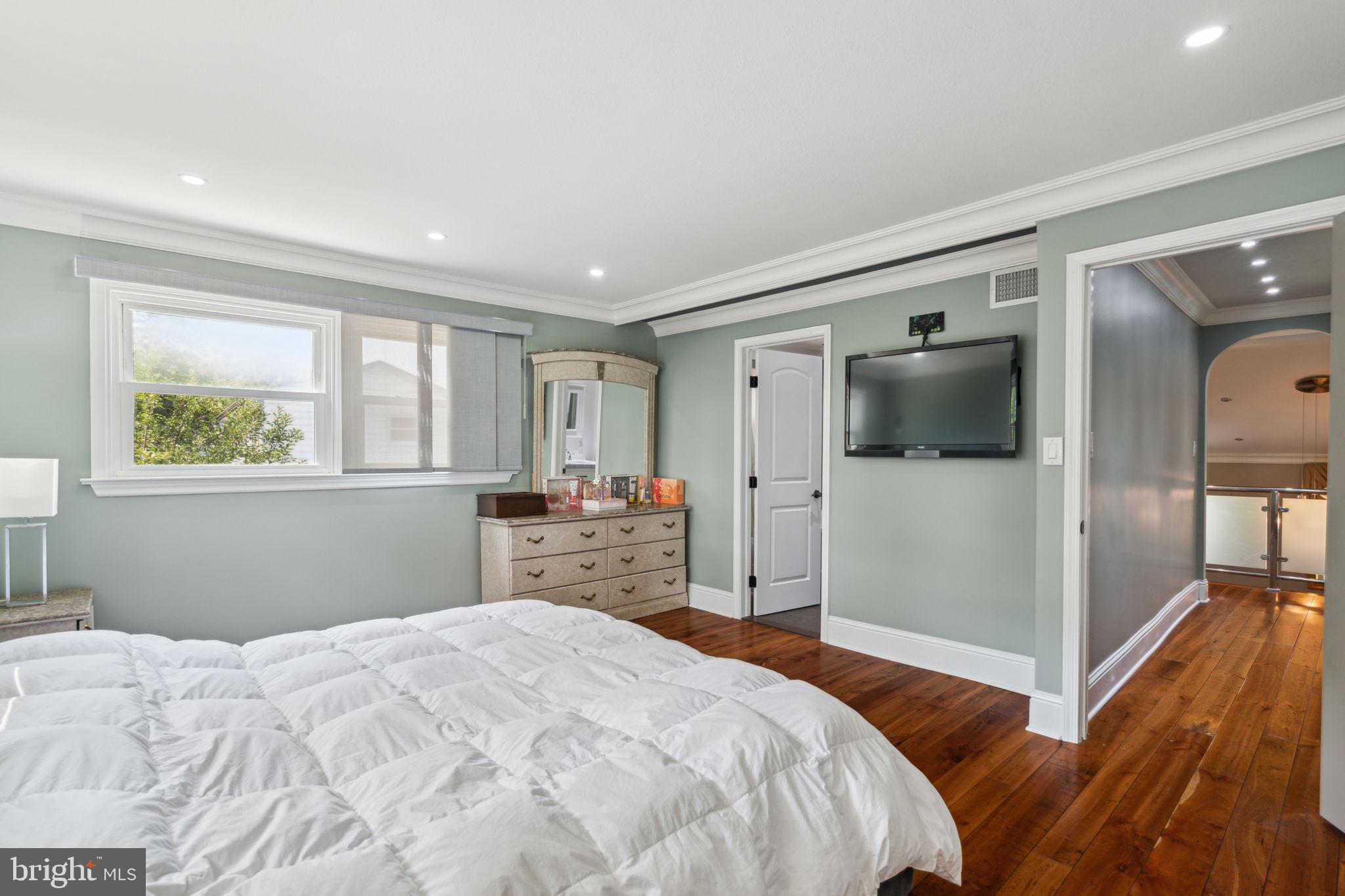 742 Suffolk Road Jenkintown, PA 19046 - Photo 15 of 55 Primary master