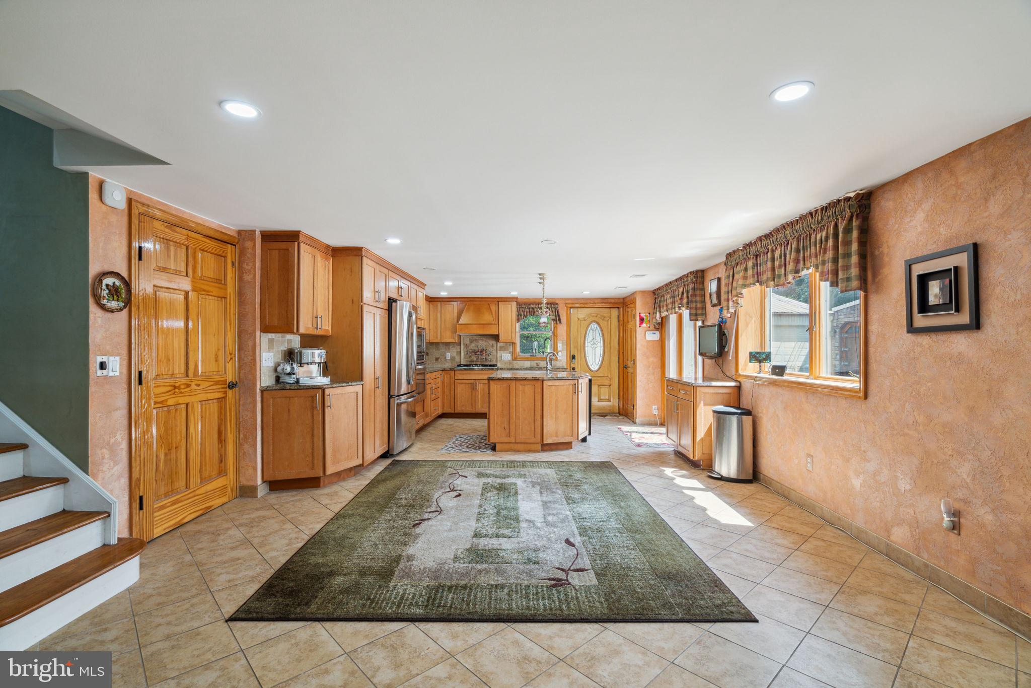 742 Suffolk Road Jenkintown, PA 19046 - Photo 31 of 55 1st floor breakfast open area