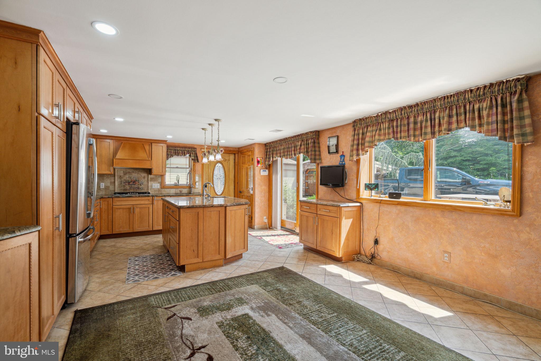 742 Suffolk Road Jenkintown, PA 19046 - Photo 32 of 55 1st floor gourmet kitchen