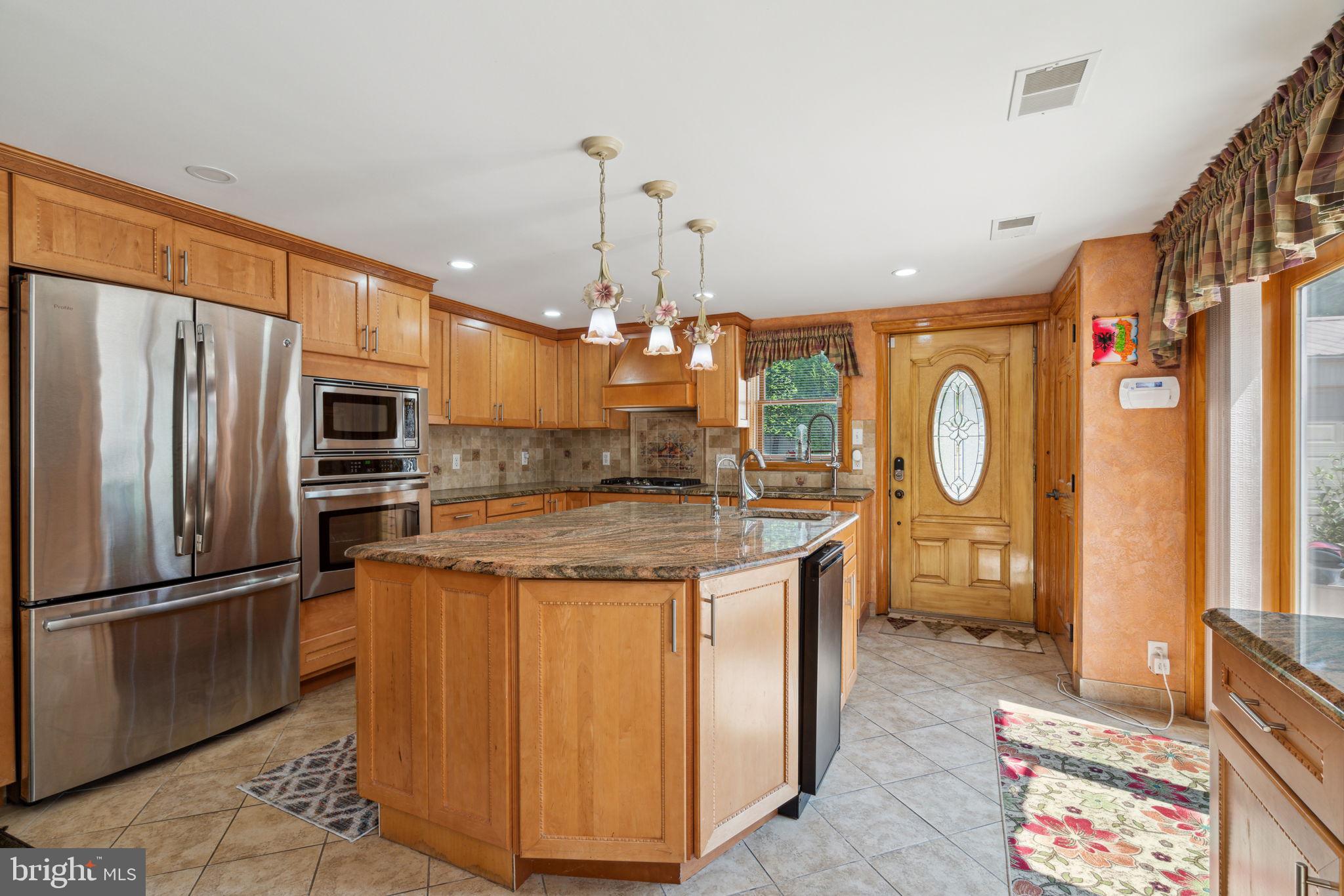 742 Suffolk Road Jenkintown, PA 19046 - Photo 33 of 55 1st floor gourmet kitchen