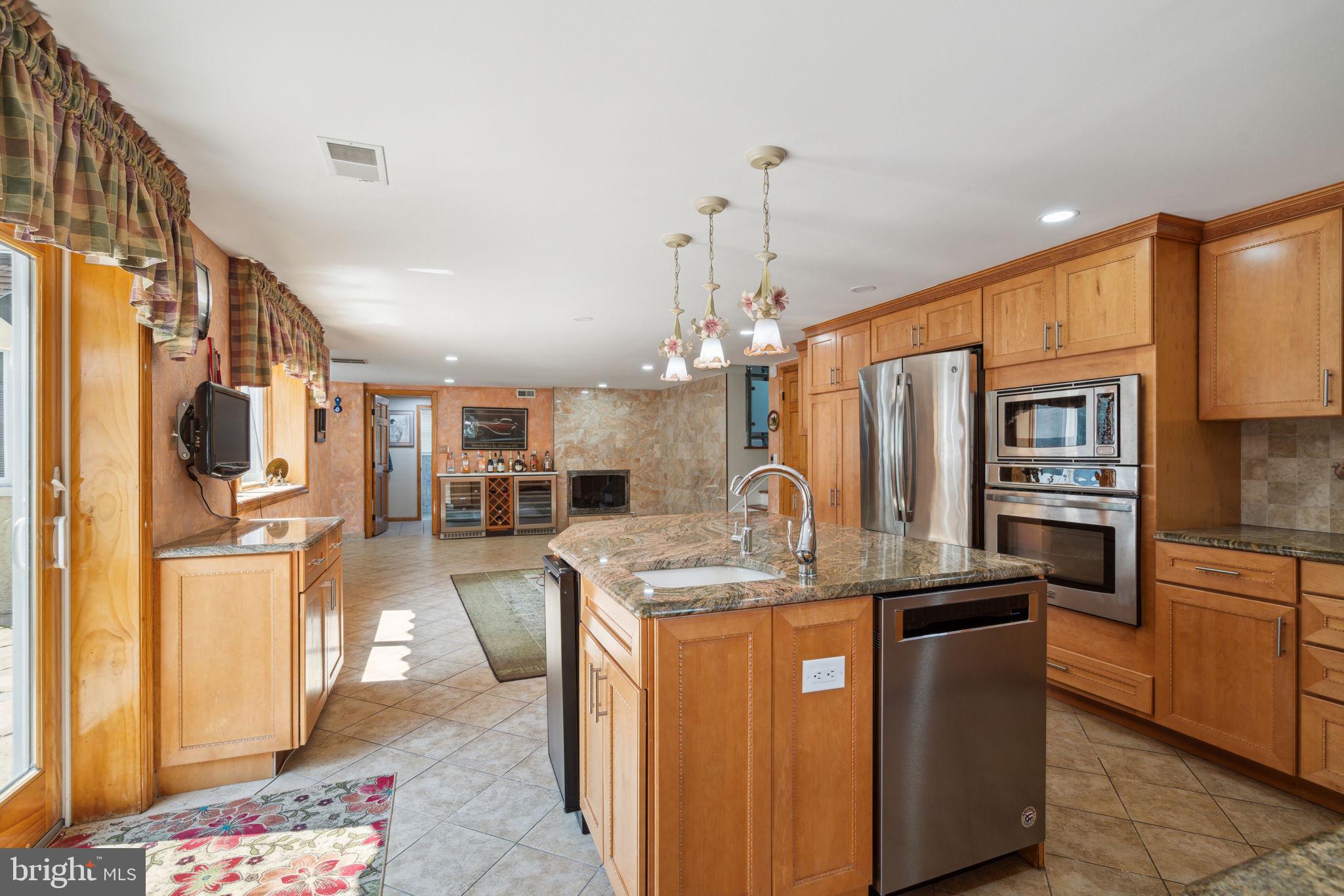 742 Suffolk Road Jenkintown, PA 19046 - Photo 36 of 55 1st floor gourmet kitchen