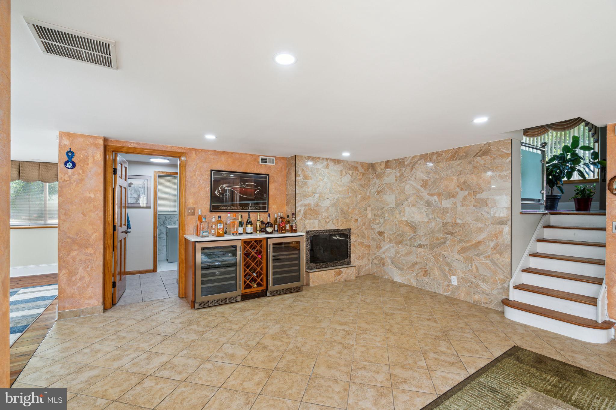 742 Suffolk Road Jenkintown, PA 19046 - Photo 38 of 55 1st floor Bar/Sitting area