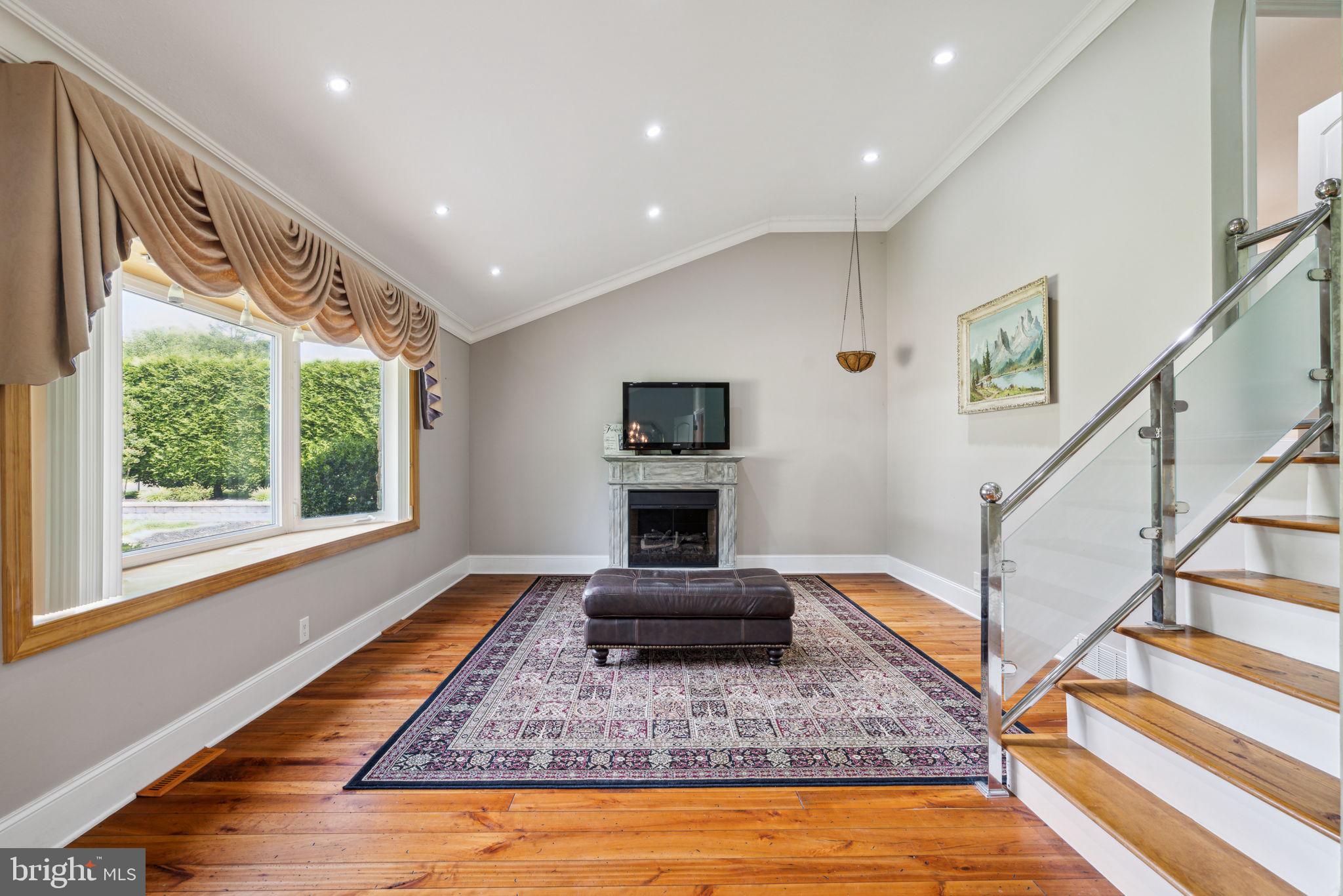 742 Suffolk Road Jenkintown, PA 19046 - Photo 5 of 55 2nd Floor Living room