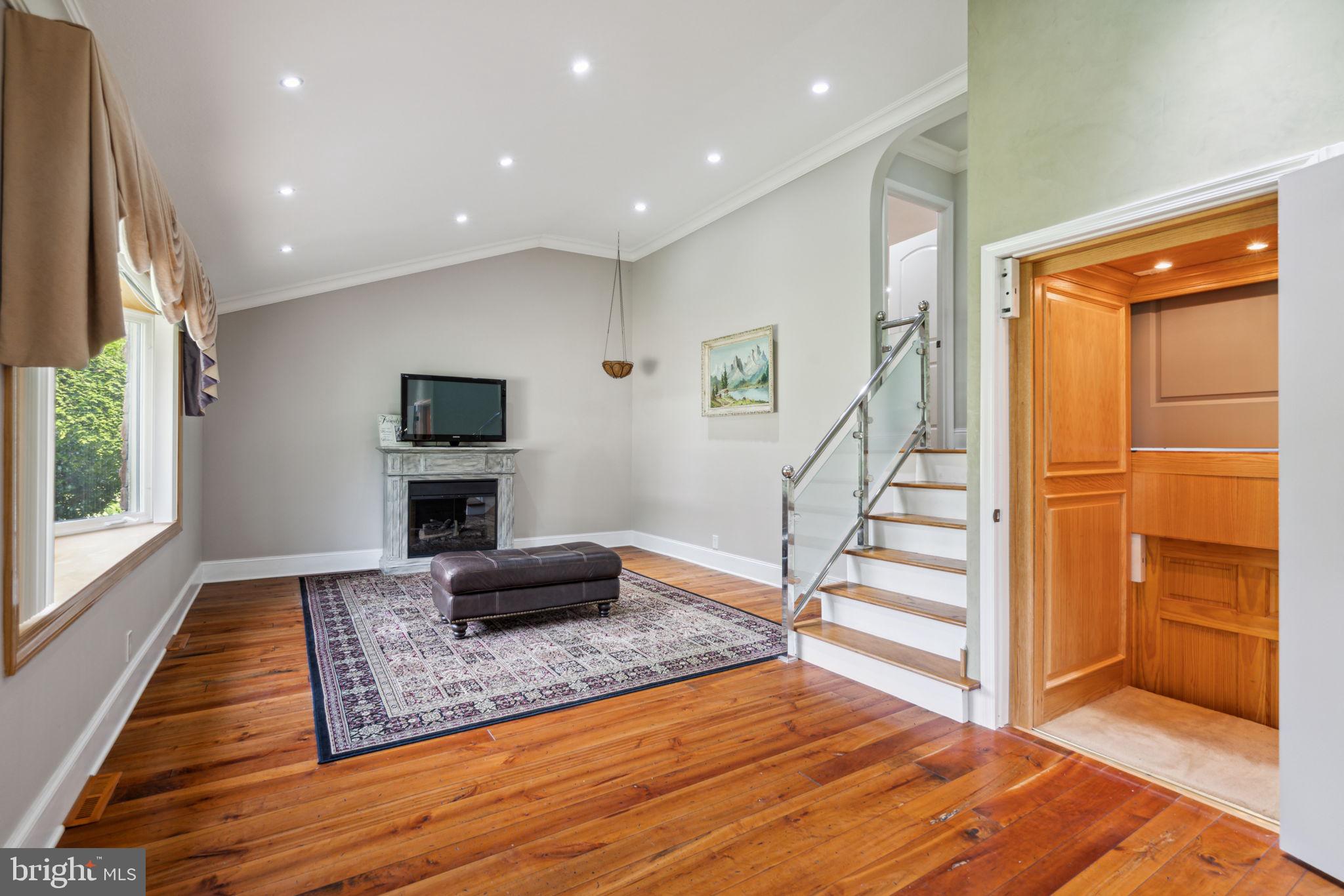742 Suffolk Road Jenkintown, PA 19046 - Photo 6 of 55 2nd Floor Living room