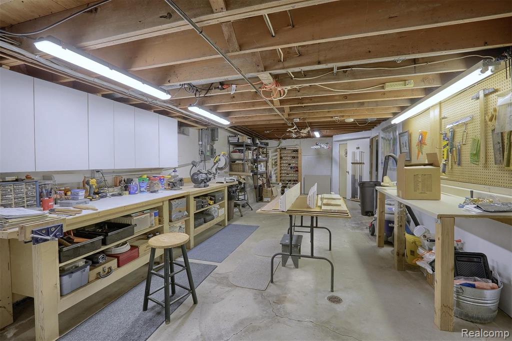 2360 Kingsford Road Rochester Hills, MI 48309 - Photo 30 of 36