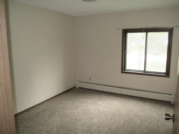 $890 | 101 Thompson Street, Verndale, MN 56481