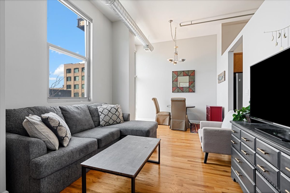 824 West Superior Street, Unit 306 Chicago, IL 60642 - Photo 7 of 15