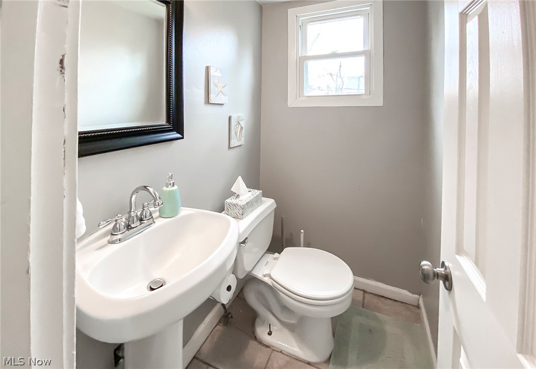 1040 Roanoke Road Cleveland Heights, OH 44121 - Photo 18 of 35