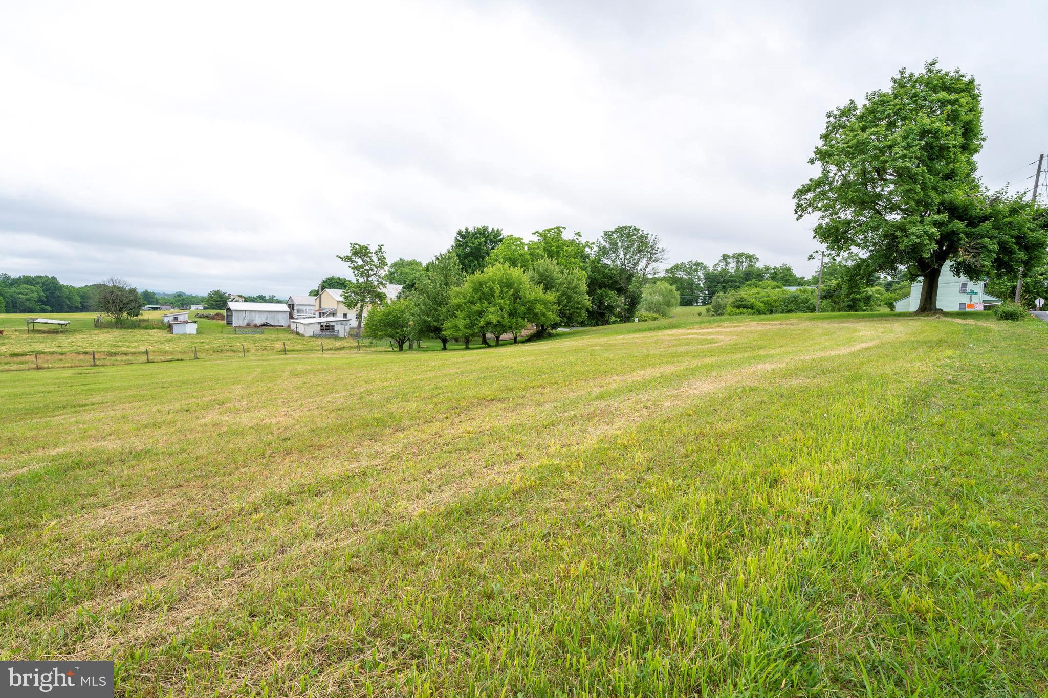 997 Milton Grove Road Elizabethtown, PA 17022 - Photo 5 of 6