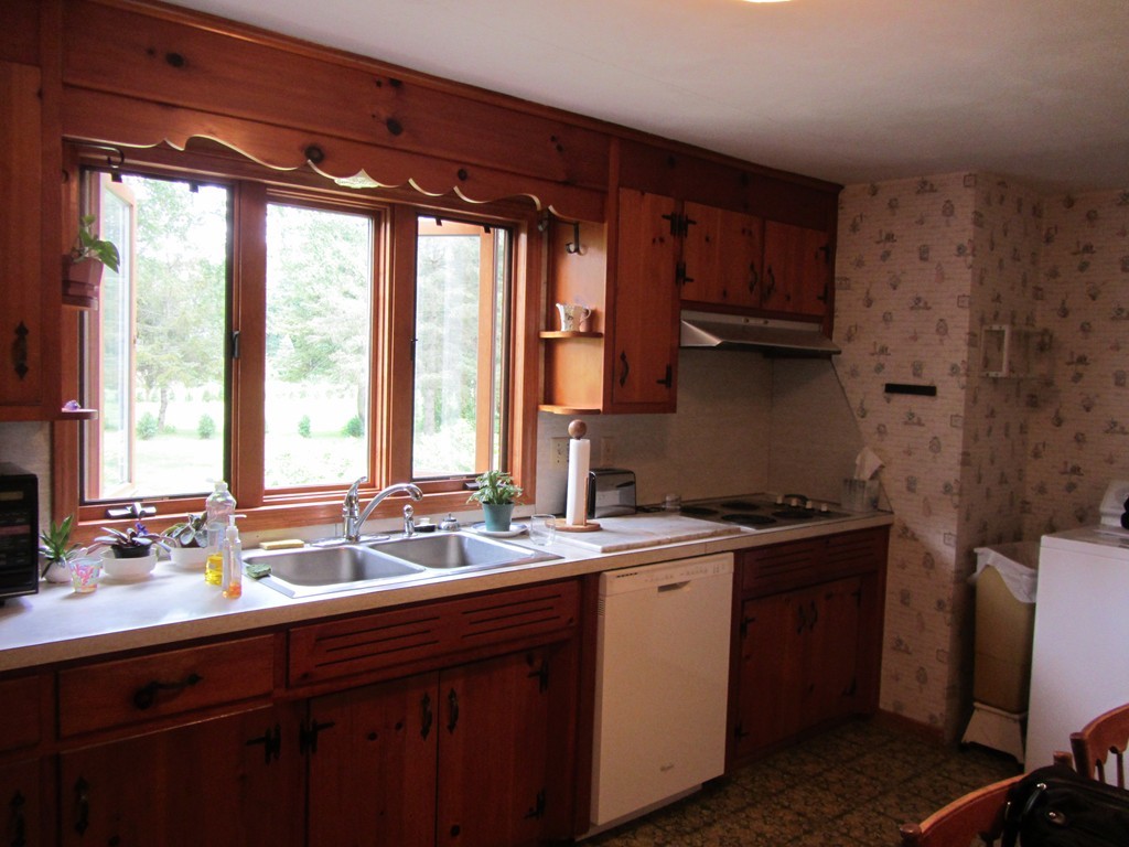 30 Bridle Path Road West Springfield, MA 01089 - Photo 7 of 21 Gallery Image 7
