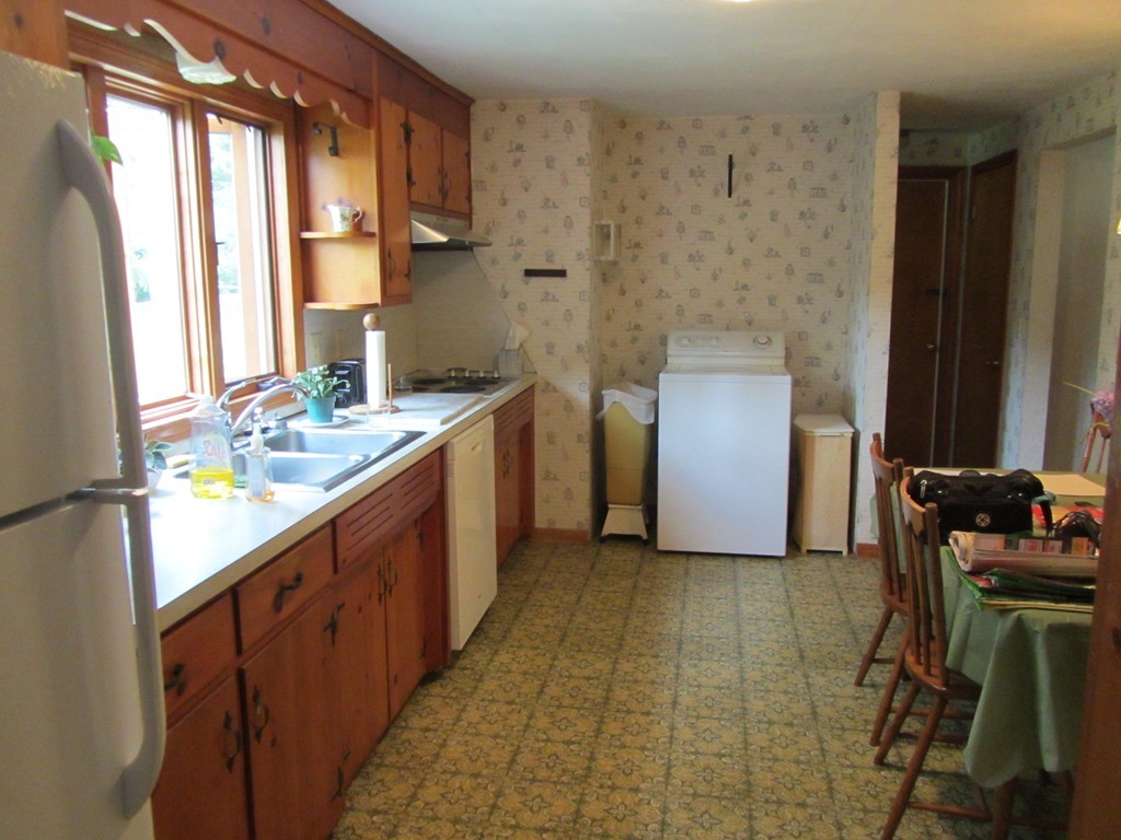 30 Bridle Path Road West Springfield, MA 01089 - Photo 8 of 21 Gallery Image 8