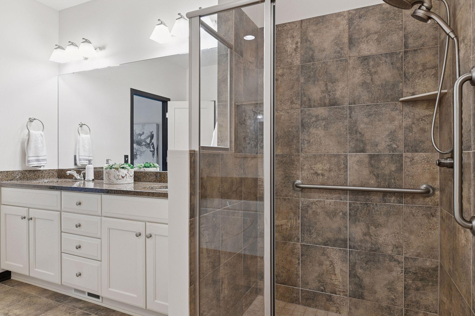 8627 Lake Riley Drive Chanhassen, MN 55317 - Photo 14 of 47