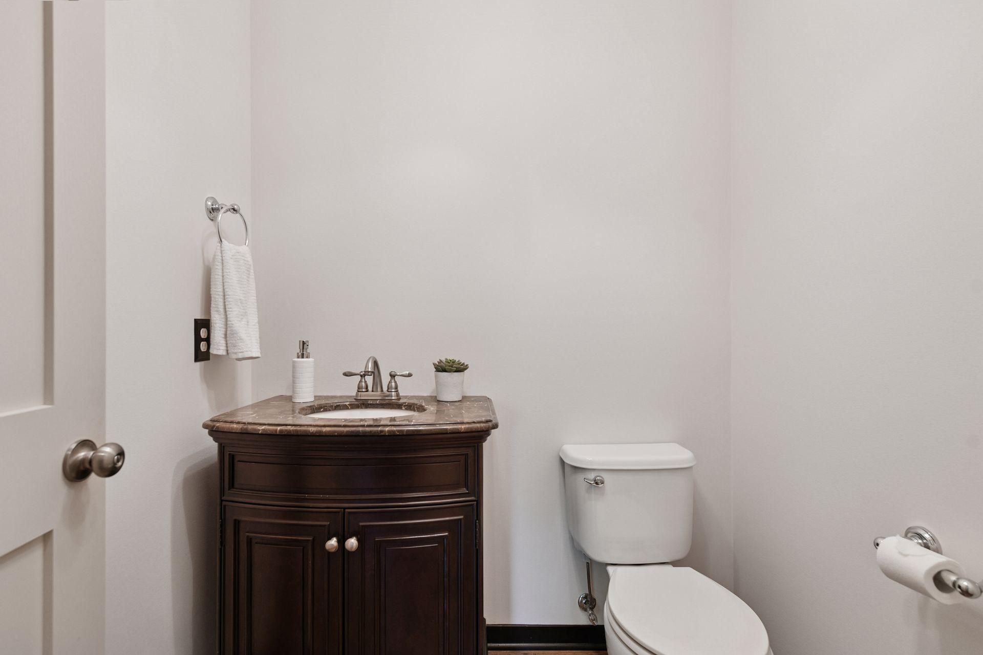 8627 Lake Riley Drive Chanhassen, MN 55317 - Photo 17 of 47