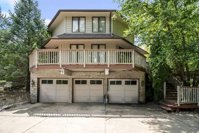 $950,000 | 4 Keri Lane, Burr Ridge, IL 60527