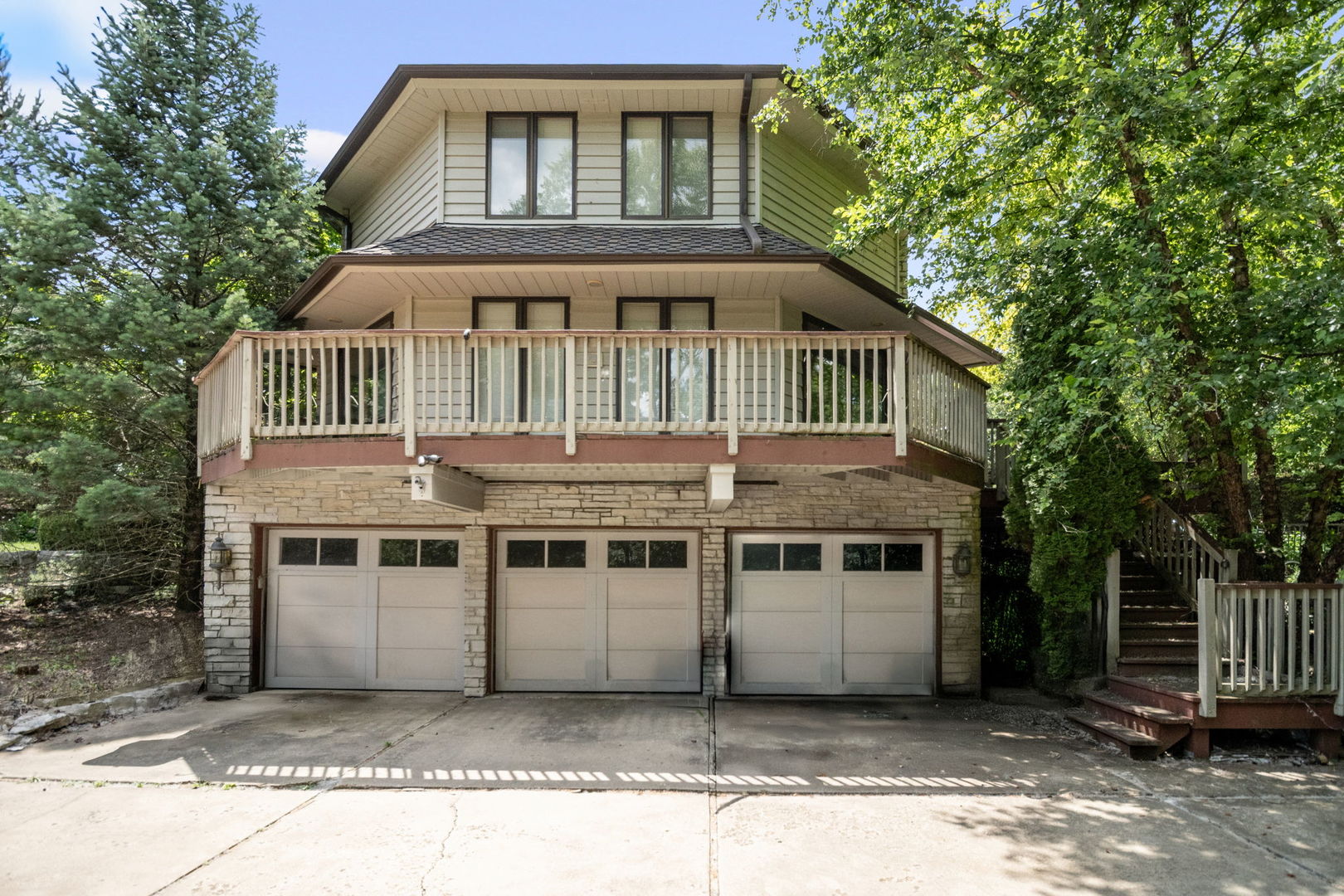 4 Keri Lane Burr Ridge, IL 60527 - Photo 2 of 10