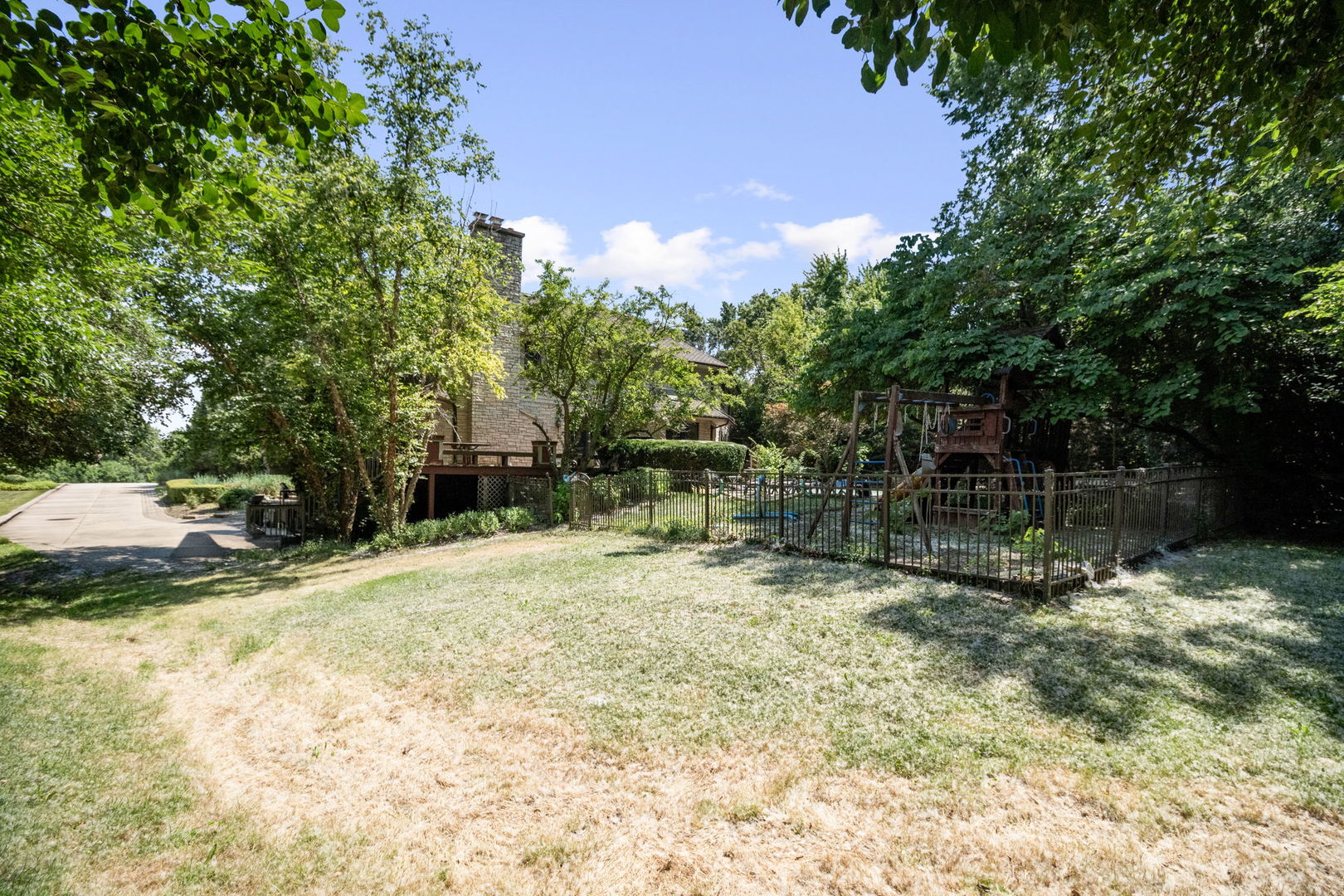 4 Keri Lane Burr Ridge, IL 60527 - Photo 3 of 10