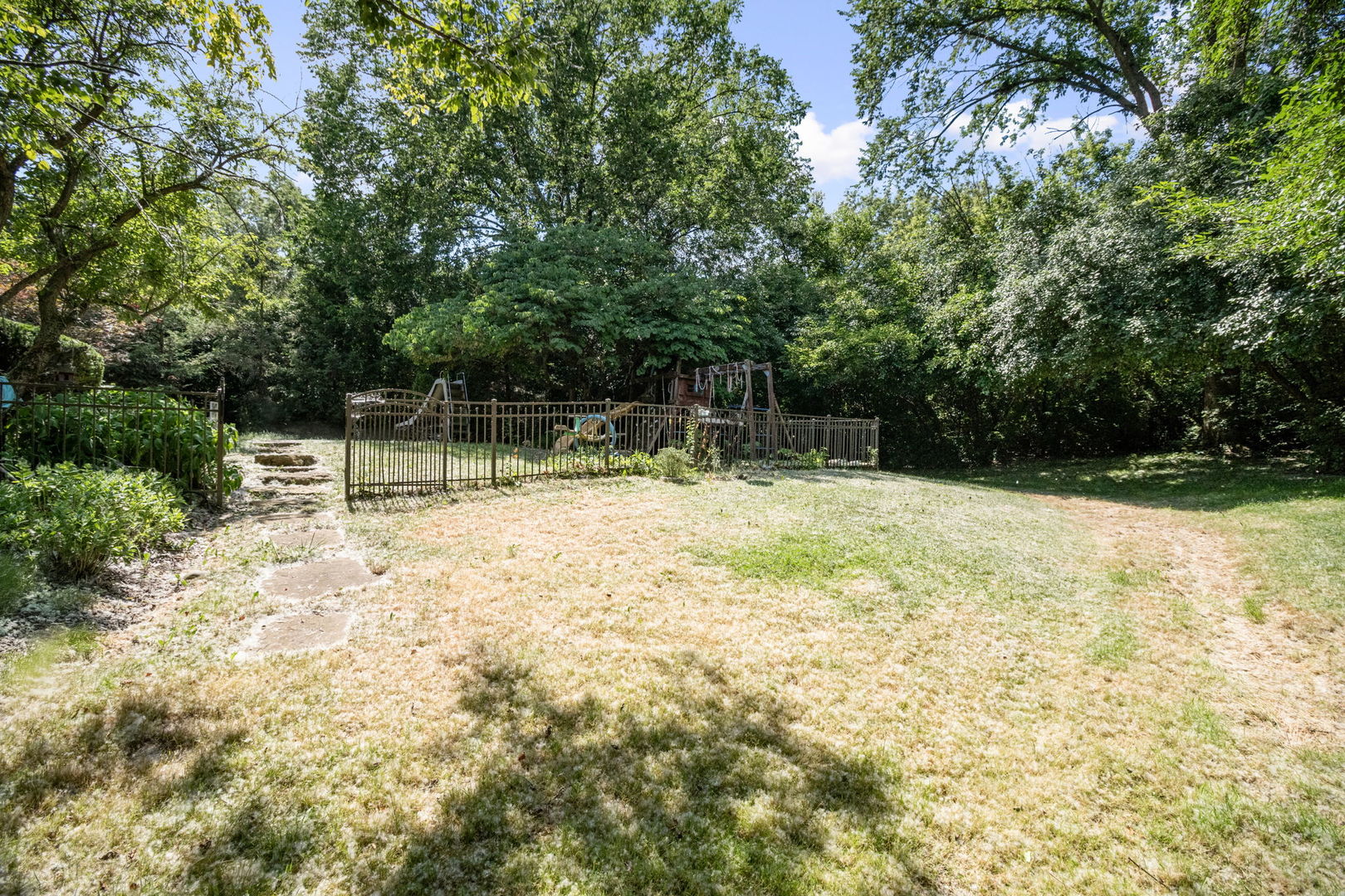 4 Keri Lane Burr Ridge, IL 60527 - Photo 4 of 10