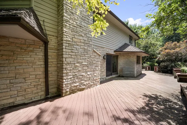 $950,000 | 4 Keri Lane, Burr Ridge, IL 60527