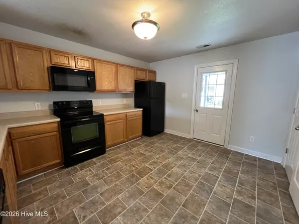 $1,195 | 503 Springwood Drive, Jacksonville, NC 28546