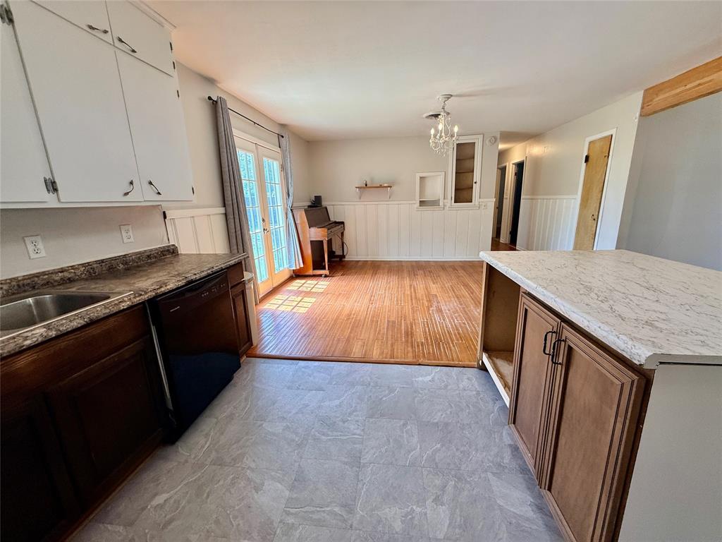 105 Ragland Street Graham, TX 76450 - Photo 6 of 36