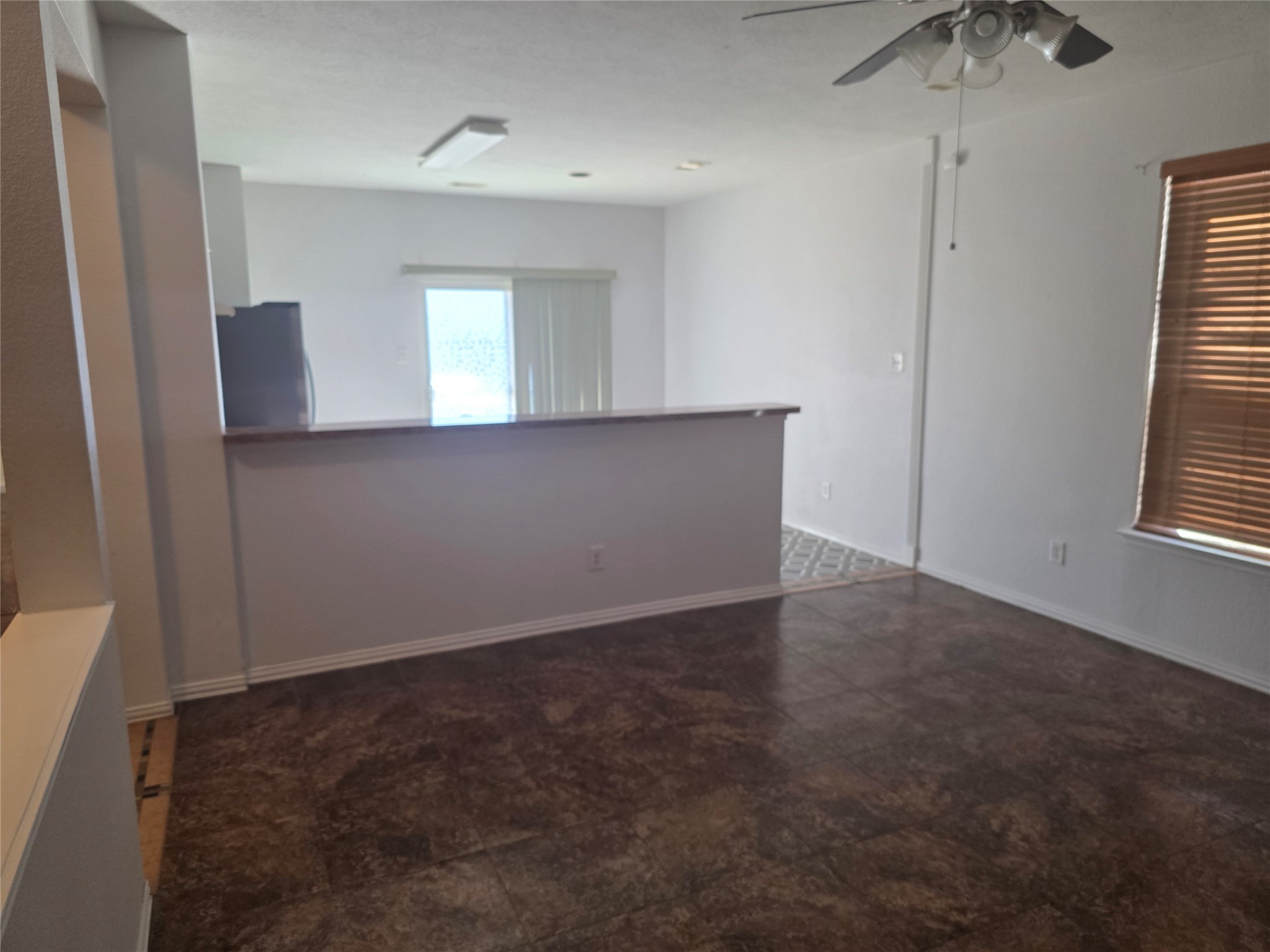 12062 Bach Orchard Trail Houston, TX 77038 - Photo 3 of 20 an empty room with windows