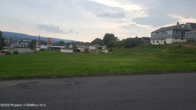 $89,900 | 1589 Sans Souci Parkway, Wilkes Barre, PA 18706