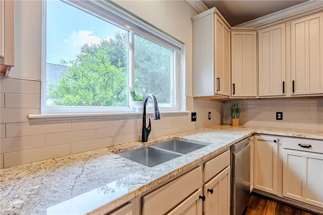 $427,500 | 119 Avalon Place, Hahnville, LA 70057