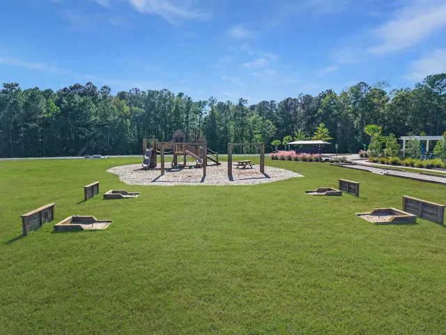 $990,000 | 547 Pontoon Road, Huger, SC 29450