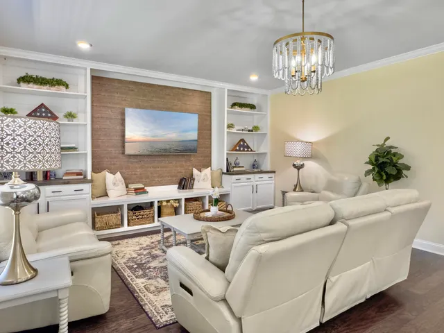 $990,000 | 547 Pontoon Road, Huger, SC 29450