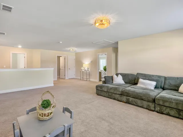 $990,000 | 547 Pontoon Road, Huger, SC 29450