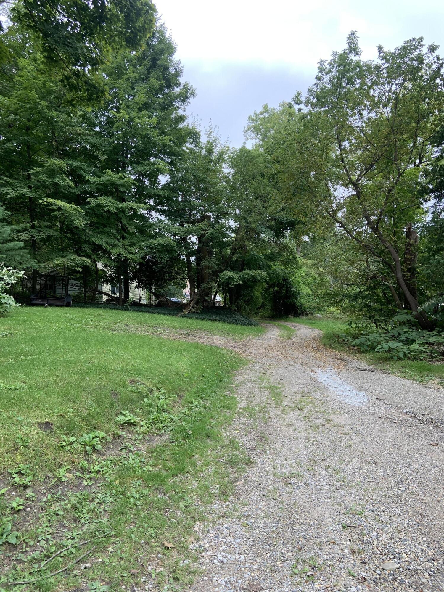 166 W State Rd, Newaygo (48)