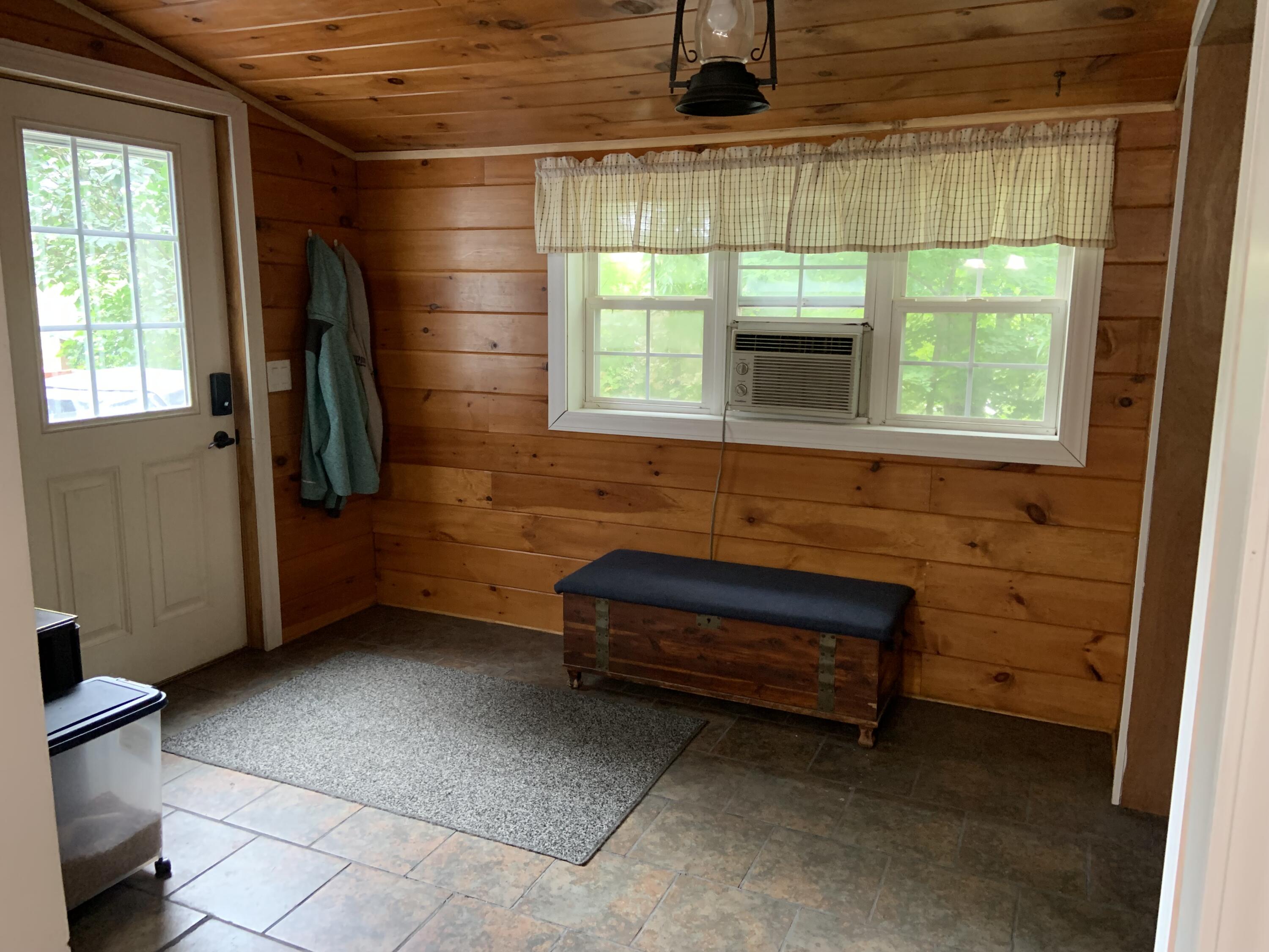166 W State Rd, Newaygo (14)