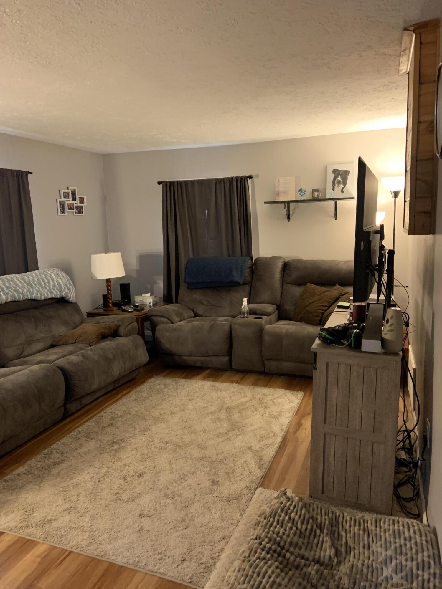 166 W State Rd, Newaygo (17)