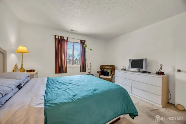 $259,900 | 5017 Ravens Crest Drive, Plainsboro, NJ 08536