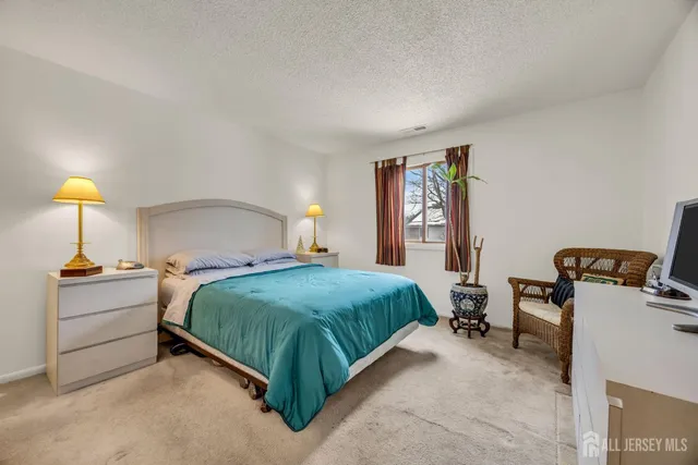 $259,900 | 5017 Ravens Crest Drive, Plainsboro, NJ 08536