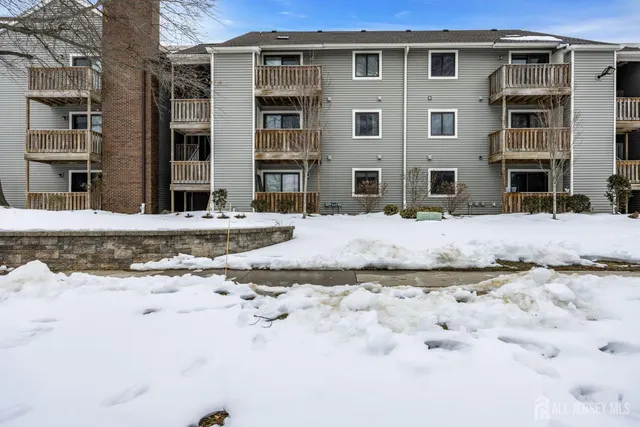 $259,900 | 5017 Ravens Crest Drive, Plainsboro, NJ 08536