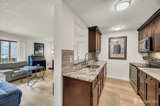 $259,900 | 5017 Ravens Crest Drive, Plainsboro, NJ 08536