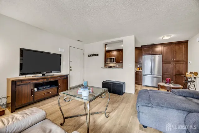 $259,900 | 5017 Ravens Crest Drive, Plainsboro, NJ 08536