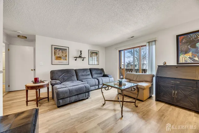 $259,900 | 5017 Ravens Crest Drive, Plainsboro, NJ 08536